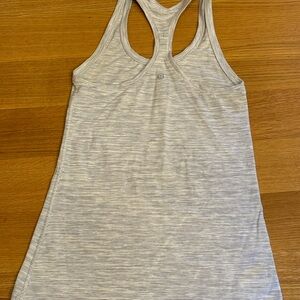Lululemon Gray Fitted Tank Top size 6  Perfect for running or exercise